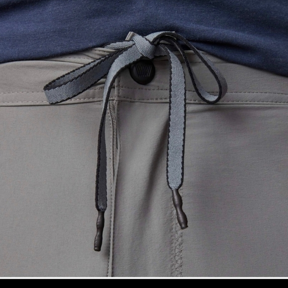 Mack Weldon 4-Way Active Short in Gray Water Repellent Size Small - Picture 4 of 15